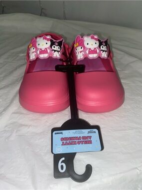 Hello Kitty Hot Pink Kids Slip-On Clogs with Character Strap
